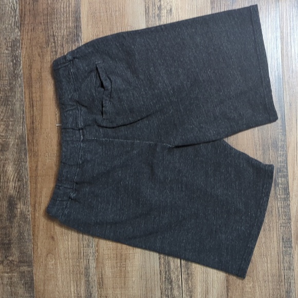 MrBeast Terry Cloth Jogger Sweat Shorts Size Large in Heathered Black - Picture 2 of 8